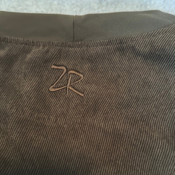 Vintage Men’s Golf Brown Suede Vest with V-Neck and Ribbed Trim - Picture 4 of 5